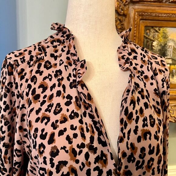 NWOT J.Crew Factory Leopard Print Ruffle Neck Crepe Blouse Shirt Top Size MEDIUM - Picture 2 of 3